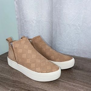 Dolce Vita slip ons